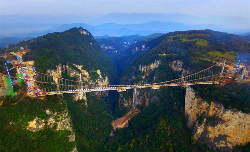 大桥旅游团